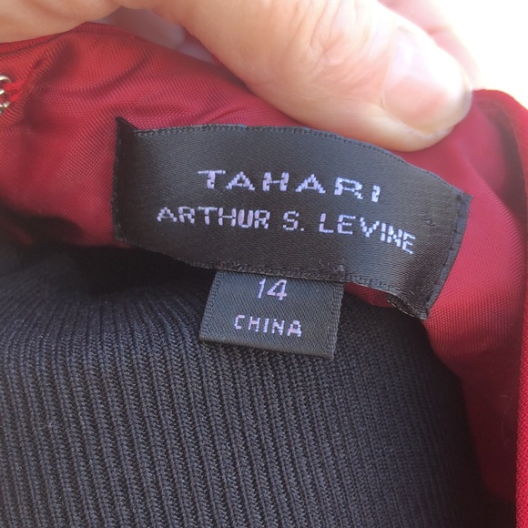 Beautiful TAHARI red Dress Size 14 - Picture 11 of 13